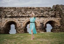 Aan welke prijzen bouwt u voorraden van dameskleren die beschikbaar zijn in leeuwarden?